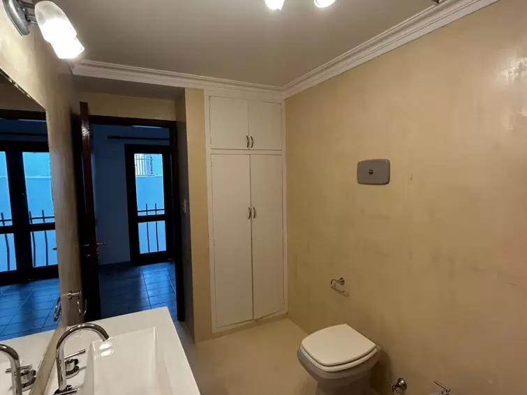 SE ALQUILA HERMOSO DEPARTAMENTO CENTRICO